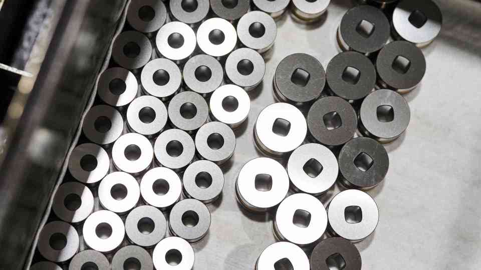 WILSON TOOL INTERNATIONAL